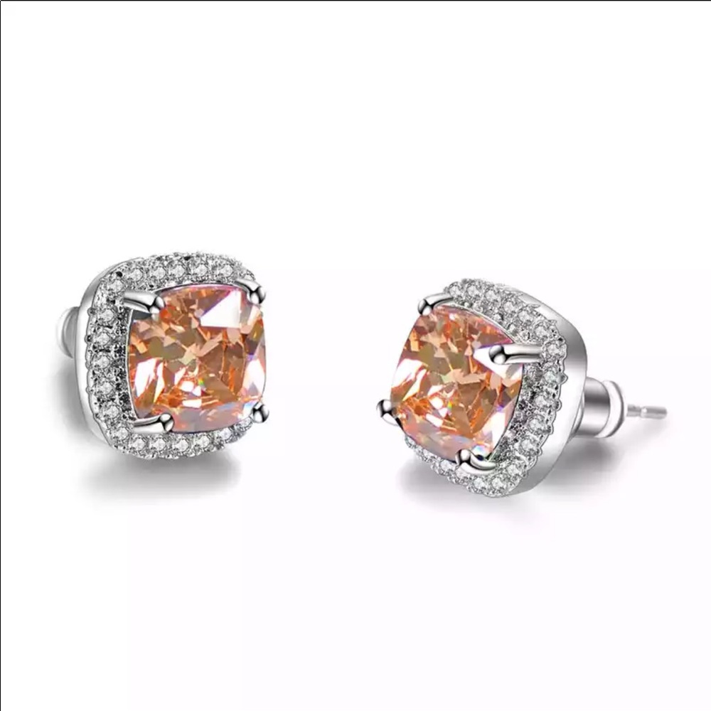 New Women’s 925 Silver Beautiful Zircon Stud Earrings - Picture 1 of 1